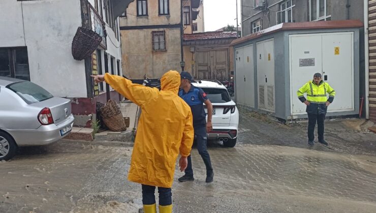 Kastamonu’da Sağanak: Ev ve İş Yerlerini Su Bastı