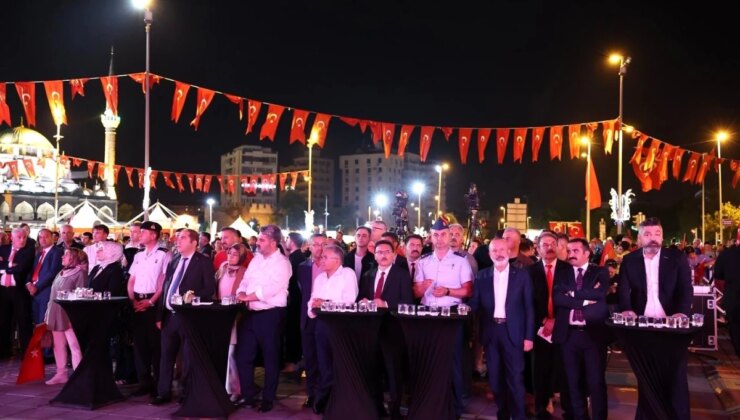 Kayseri’de 15 Temmuz’un 8. Yıldönümünde Vatandaşlar Milli İradeye Sahip Çıktı