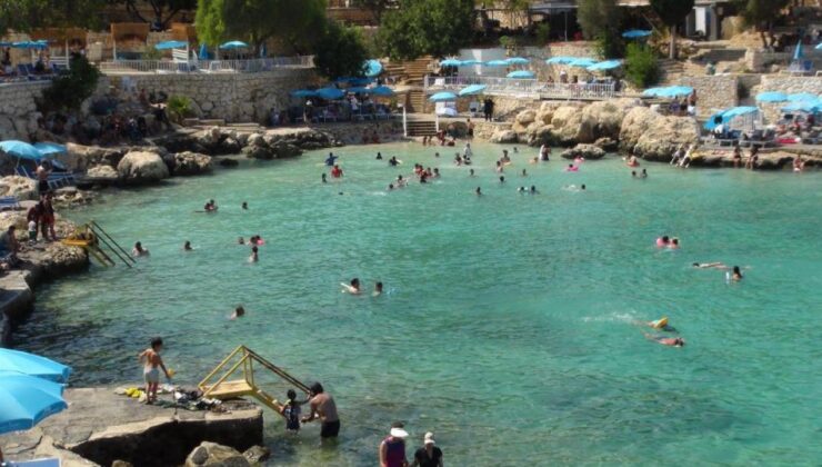 Kıyılar Bomboş Kaldı! Turizmcilerin Umudu Gurbetçiler