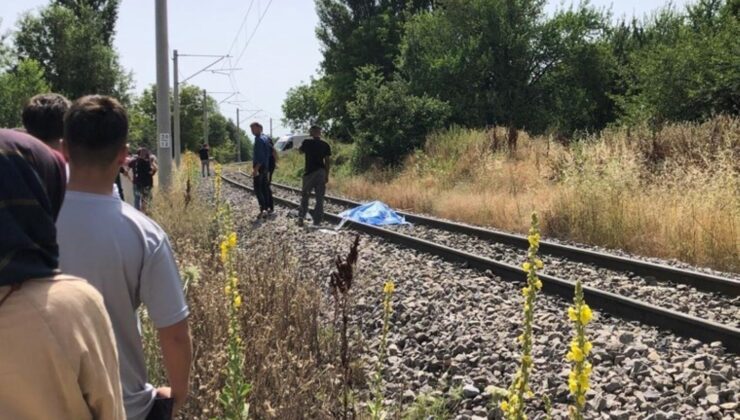 Kütahya’da Yolcu Treni Çapa Motoruna Çarptı: 1 Ölü