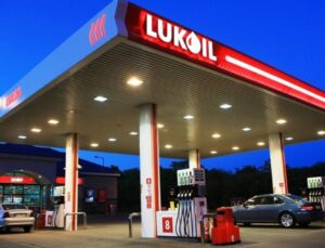 Macaristan, Lukoil Sorunu Çözülene Kadar Avrupa Barış Fonu’nun Ödemelerini Engelleyecek!