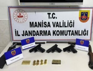 Manisa Akhisar’da Ruhsatsız Silah Operasyonu: 3 Tabanca ve 2 Tüfek Ele Geçirildi