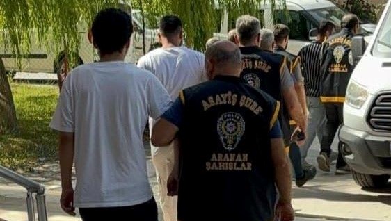 Manisa Emniyeti’nden Aranan Şahıslara Operasyon: 18 Tutuklama