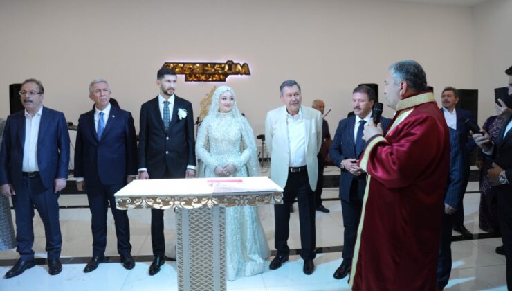 Mansur Yavaş ile Melih Gökçek Nikah Şahidi Oldu