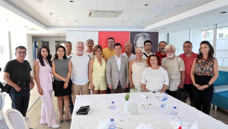 Marmaris Belediye Başkanı Gazetecileri Yemekte Ağırladı