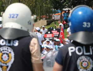 Memurların Yürüyüşüne Polis İzin Vermedi