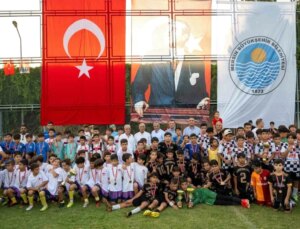 Mersin Büyükşehir Belediyesi U-11 ve U-12 Futbol Şenlik Ligi Ödül Töreni Yapıldı