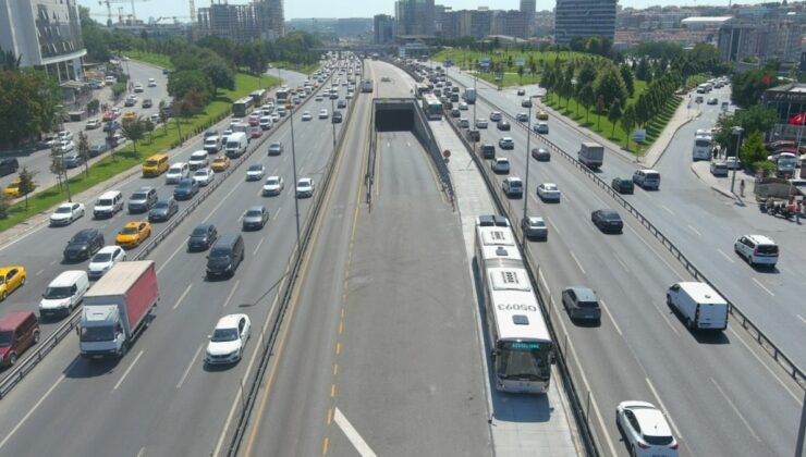 Metrobüs Yolu Yenileniyor: D-100 Yolu, 2 Şeride Düşecek