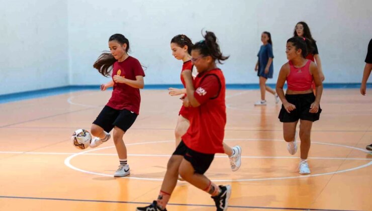 Milas Belediyesi Kız Çocuklarına Özel Salon Futbolu Aktifliği Başlattı