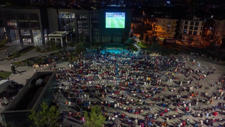 Milli Futbol Ekibi’nin Hollanda Maçı Ümraniye’de Dev Ekranda İzlenecek