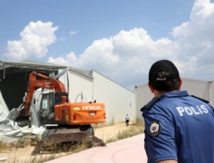 Nilüfer Belediyesi Kaçak Yapıları Yıkıyor