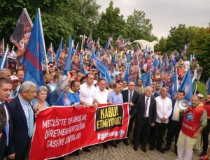 Öğretmenlik Meslek Kanunu: Sendikalar Neden Karşı Çıkıyor?