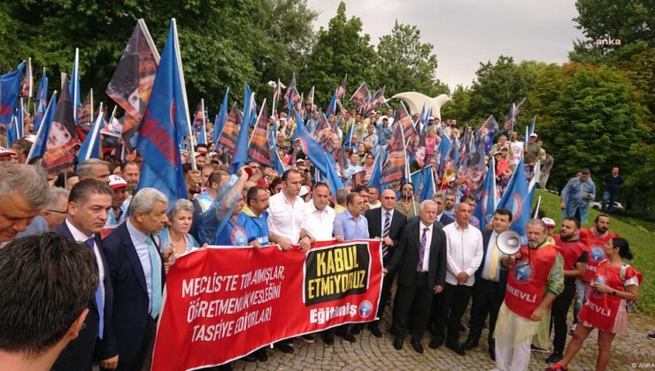 Öğretmenlik Meslek Kanunu: Sendikalar Neden Karşı Çıkıyor?