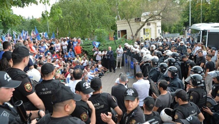 Ömk’ye Karşı Eylem Yapan Öğretmenlere Polis Müdahalesi: ‘Öğretmene Karşı Barikat’