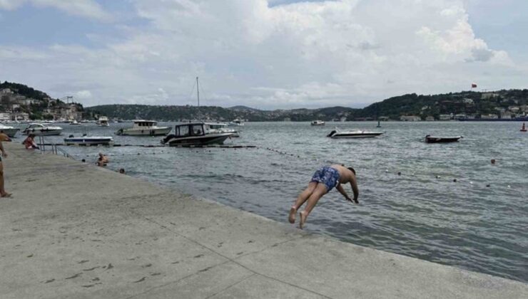 Özel Plaja Giremeyen Yurttaş İstanbul Boğazı’na Daldı