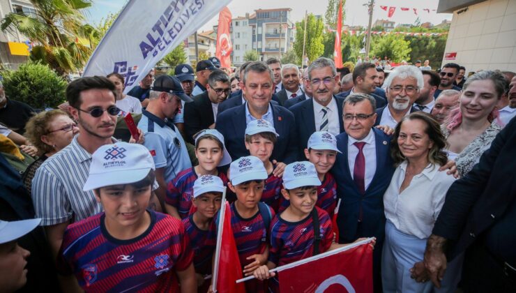 Özel’den Sokak Hayvanları Açıklaması: ‘Mücadele Ettik ve Canlarımızı Katliamdan Kurtardık’