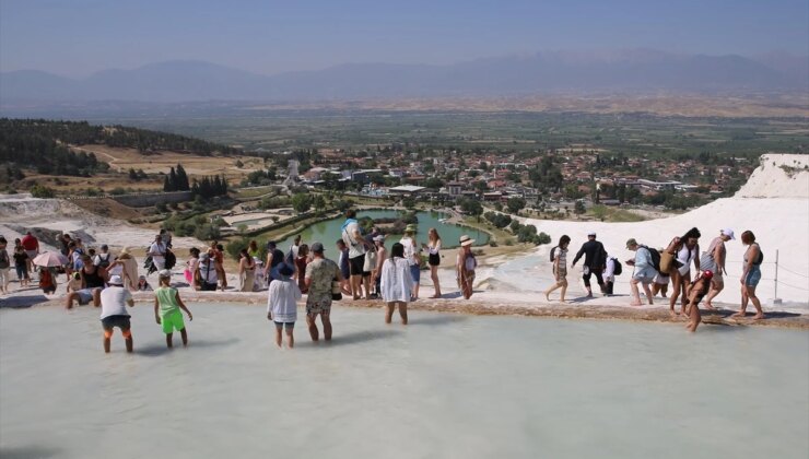 Pamukkale’yi 985 Bin Kişi Ziyaret Etti