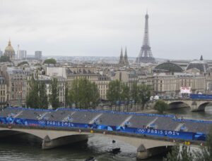 Paris’teki  ‘Son Akşam Yemeği’ne Tepkiler Büyüyor