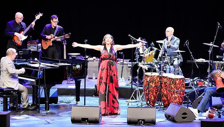 Pink Martini İstanbul’da Müzikseverlerle Buluştu