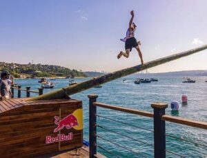 Red Bull Yağlı Direk Şöleni Beykoz’da Yaşandı