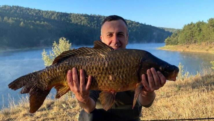 Rekor Büyüklükte Balık Yakaladı! Tam 10 Kilo 850 Gram