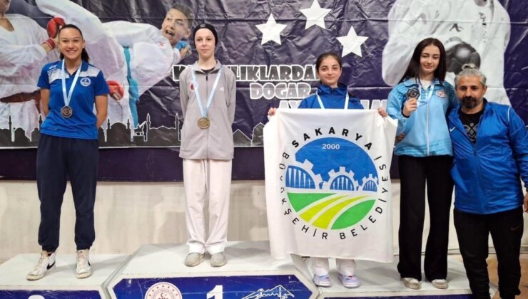 Sakarya Büyükşehir Belediyesi Karate Grubu Bursa Ligi’nde Madalyalarla Döndü