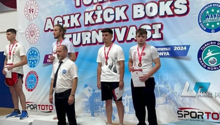 Sakarya Büyükşehir Belediyesi Kick Boks Atletleri Türkiye Açık Kick Boks Turnuvası’nda Madalyalar Kazandı