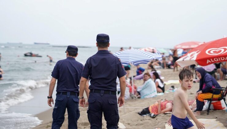 Sakarya’da Yasağa Rağmen Denize Giren 30 Kişiye Para Cezası