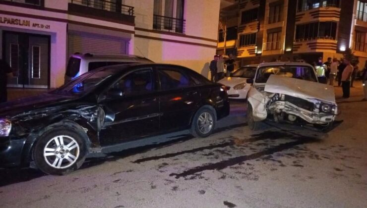 Samsun’da 2 Otomobil Çarpıştı: 5 Yaralı