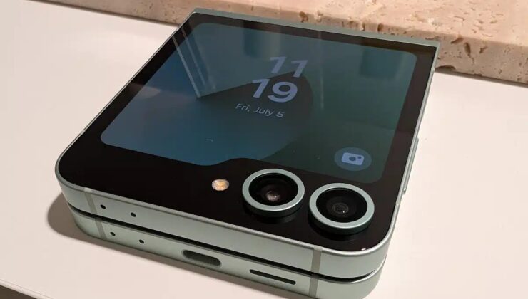 Samsung Galaxy Z Flip 6, Gizlenmiş Masaüstü Modla Geliyor