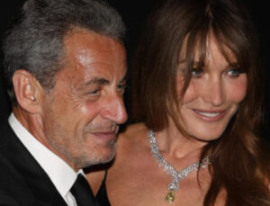 Sarkozy’nin Eşi Carla Bruni ‘Şüpheli’ Olarak İfadeye Çağrıldı