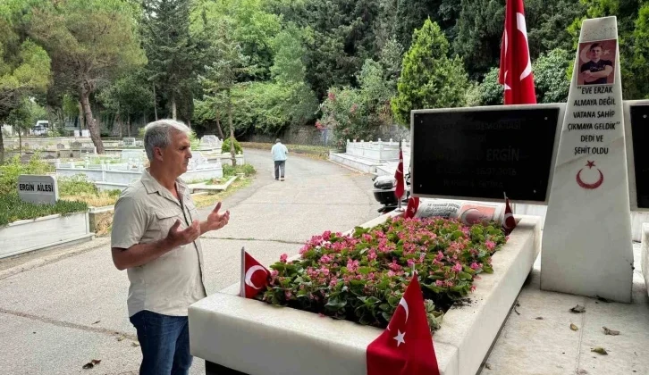 Şehit Babasından İBB’ye Bayrak Tepkisi:  “Oğlum 15 Temmuz Şehidi Olduğu İçin Mi Bu Bayrağı Değiştirmek Zor Geliyor”