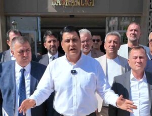 Şehitkamil Belediye Başkanı Umut Yılmaz, Gaziantep Büyükşehir Belediyesi Meclis Toplantısında Protestoya Tepki Gösterdi