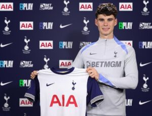 Tottenham, Archie Gray’i Renklerine Bağladı