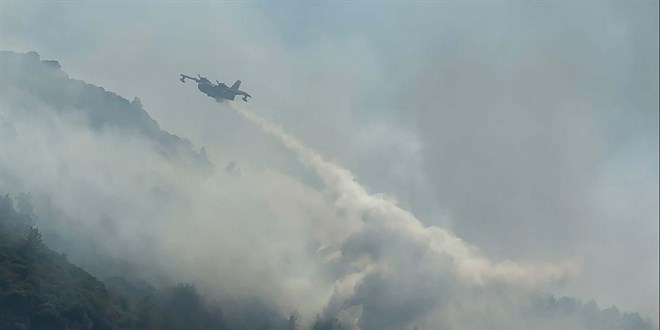 TSK’ya Ait Helikopterlerden Muğla’daki Yangın Söndürme Çalışmalarına Destek