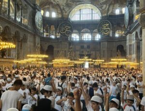 Tügva’nın Yaz Okuluna Giden Öğrenciler Ayasofya-İ Kebir Cami-İ Şerifi’nde Buluştu