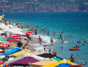 Turizmcilerden Yunan Adası İsyanı! Vatan Haini Olduk