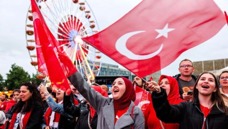 Türkiye A Milli Futbol Kadrosu, Hollanda ile Avrupa Futbol Şampiyonası Çeyrek Finalinde Karşılaşacak