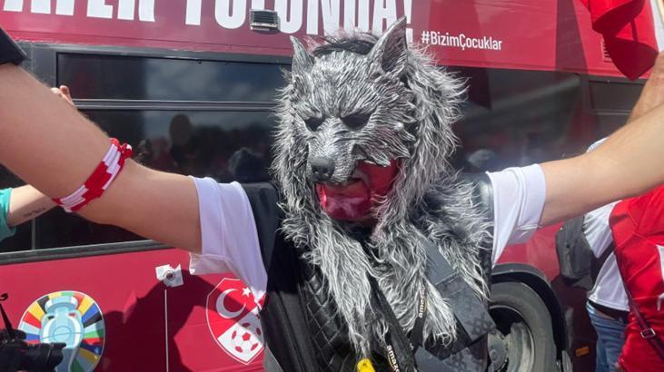 Türkiye – Hollanda Maçına Geri Sayım! Maçın Yapılacağı Berlin Sokakları Yıkılıyor