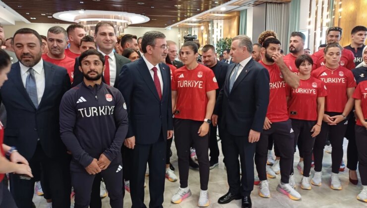 Türkiye’yi Olimpiyat Oyunları’nda Temsil Edecek Olan Milli Sportmenler İçin Uğurlama Töreni Düzenlendi