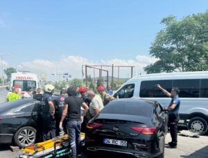 Tuzla’da Feci Kaza! Direksiyon Hakimiyetini Kaybetti, 2’si Çocuk 3 Yaralı