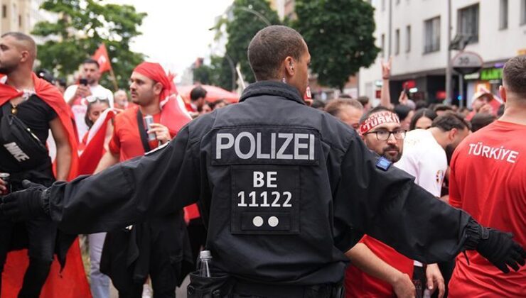 UEFA’dan Sonra Bir Skandal Daha! Berlin’de Türk Yürüyüşüne Polis Manisi