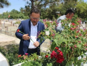 Vali Çiçek: Hainler Hiç Unutmasınlar; Bizde Kübra Doğanay’lar, Cennet Yiğit’ler Bitmez