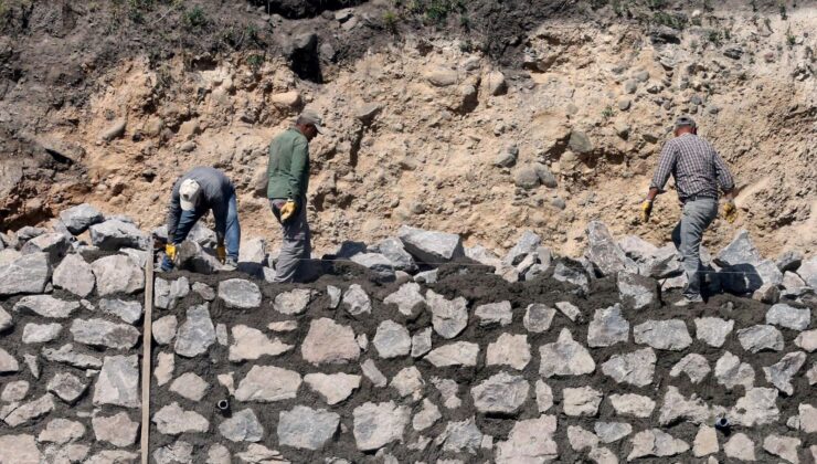 Valilik Harekete Geçti: Ardahan’da Heyelan Duvarları Örülüyor