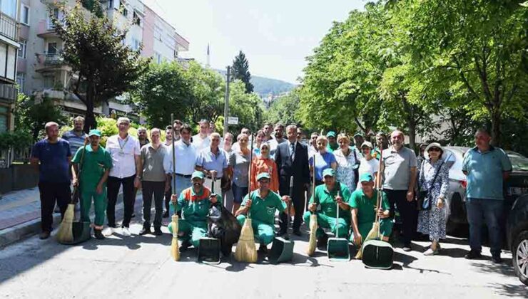 Vatandaşlar ve Belediye Ekipleri Osmangazi’yi Birlikte Temizliyor