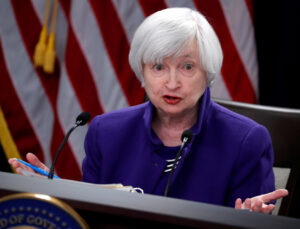 Yellen, Trump’ın Doların ABD İmalatına Zarar Verdiği İddiasını Reddetti