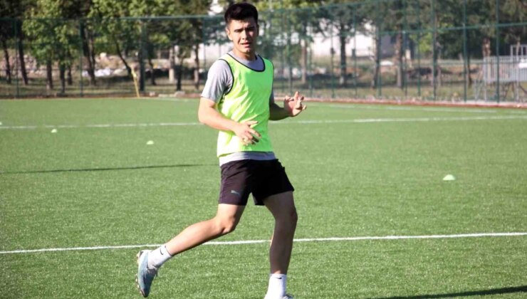 Yeşil Çivril Belediyespor’da Onur Emre Özdemir Yeni Dönem İçin Ekipte Kalacak