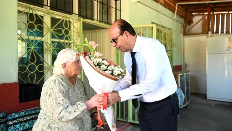 Yeşilyurt Belediye Başkanı İlhan Geçit, ‘Baştacı’ Projesi Kapsamında Hasibe Sarıkaya’nın Evine Konuk Oldu