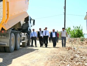 Yeşilyurt Belediyesi İkizce Mahallesinde Yol Çalışmalarını İnceledi