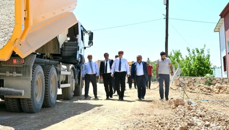 Yeşilyurt Belediyesi İkizce Mahallesinde Yol Çalışmalarını İnceledi